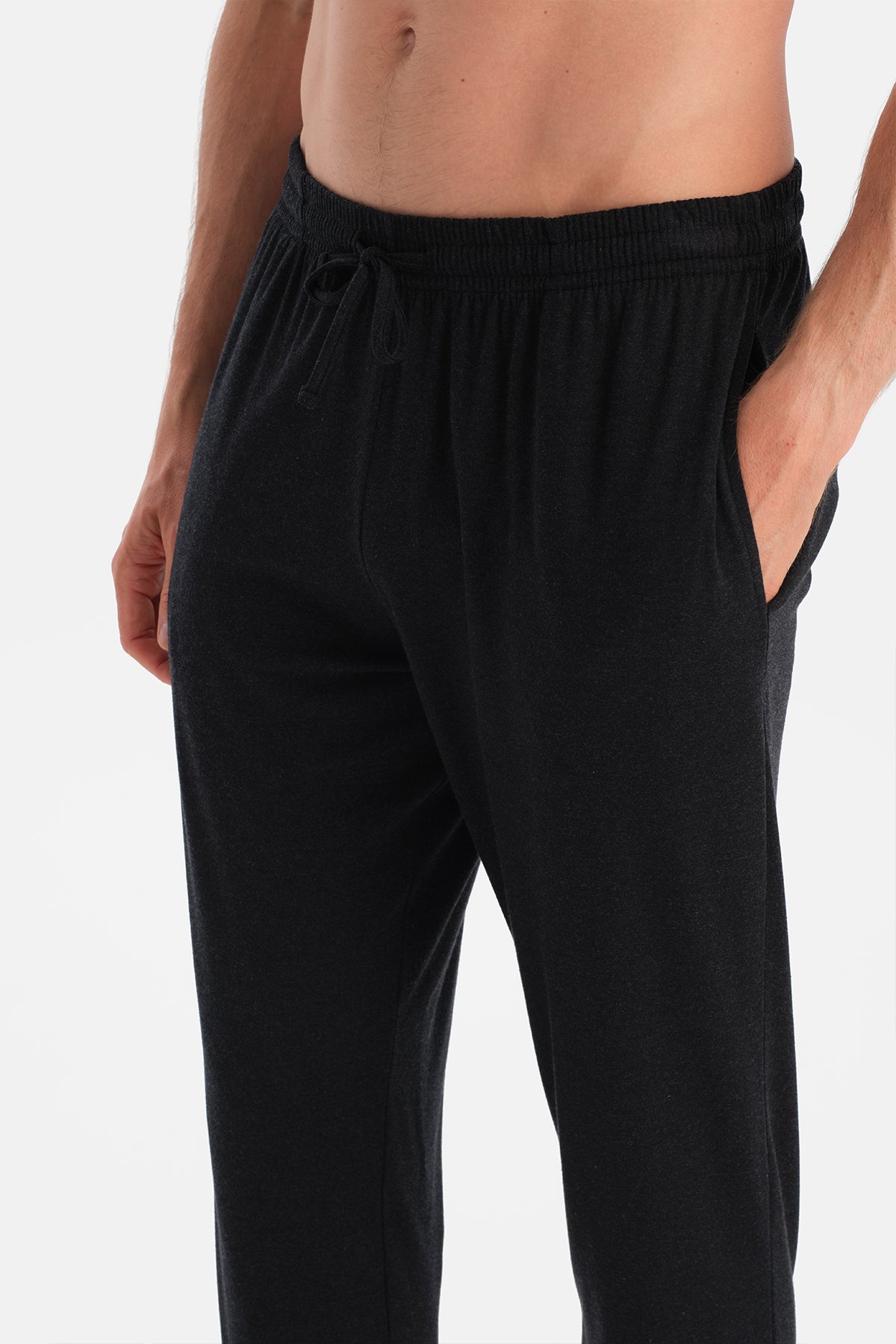 KOL VE ETEK UCU BANTLI TİŞÖRT PANTOLON TAKIM