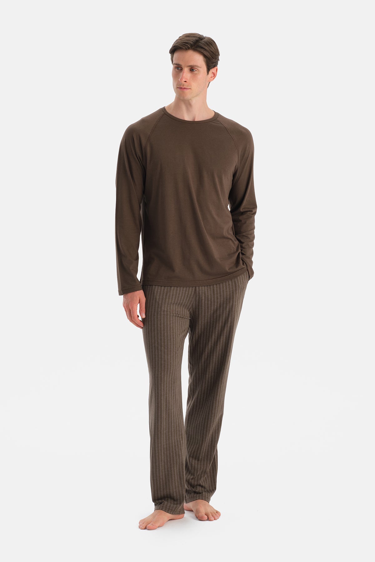 Kahverengi Reglan Kollu Tişört Pantolon Takım