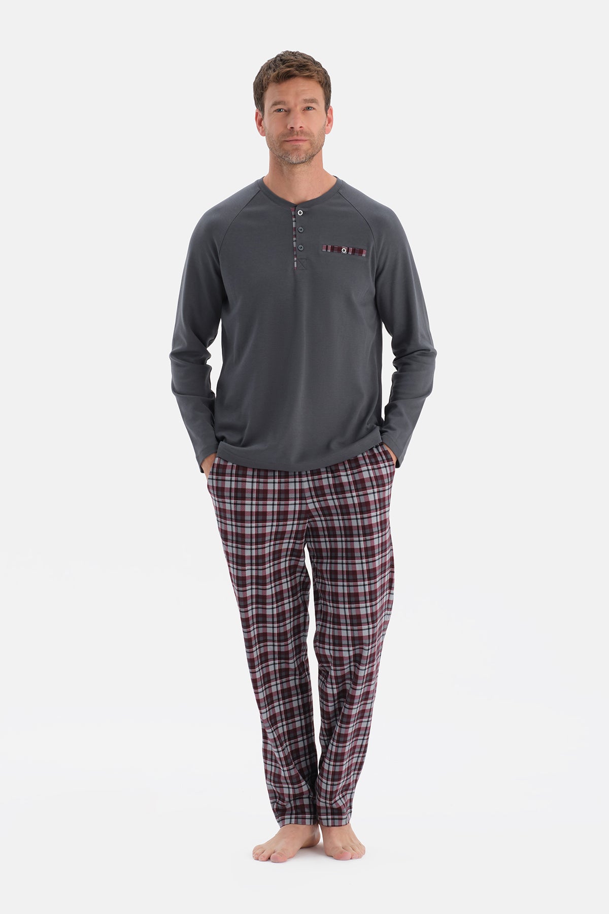 Koyu Gri Uzun Kollu Pat Ve Cep Detaylı Tişört Pantolon Takım