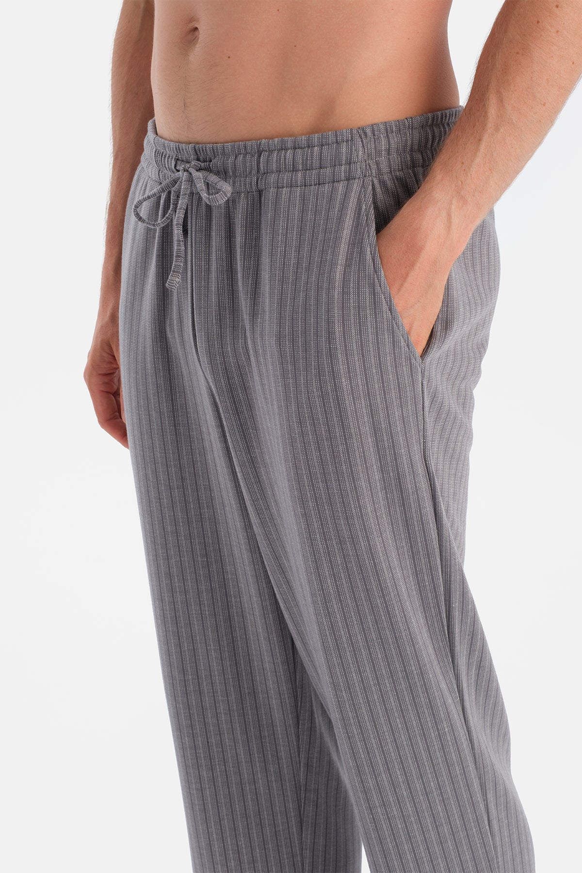 Gri Desenli Örme Pantolon