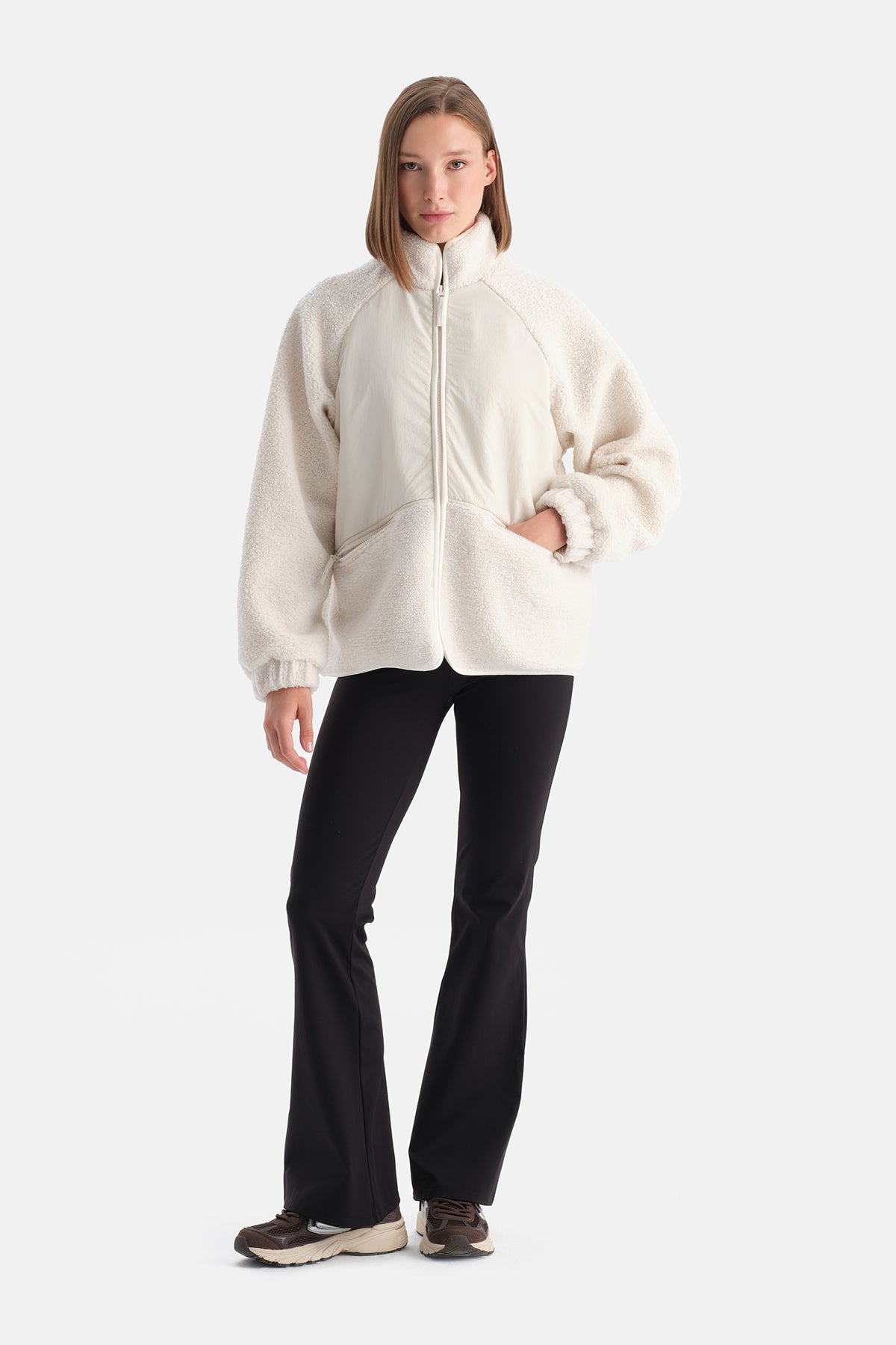 Ekru Kadın Ön Cepli Çıtçıtlı Mont