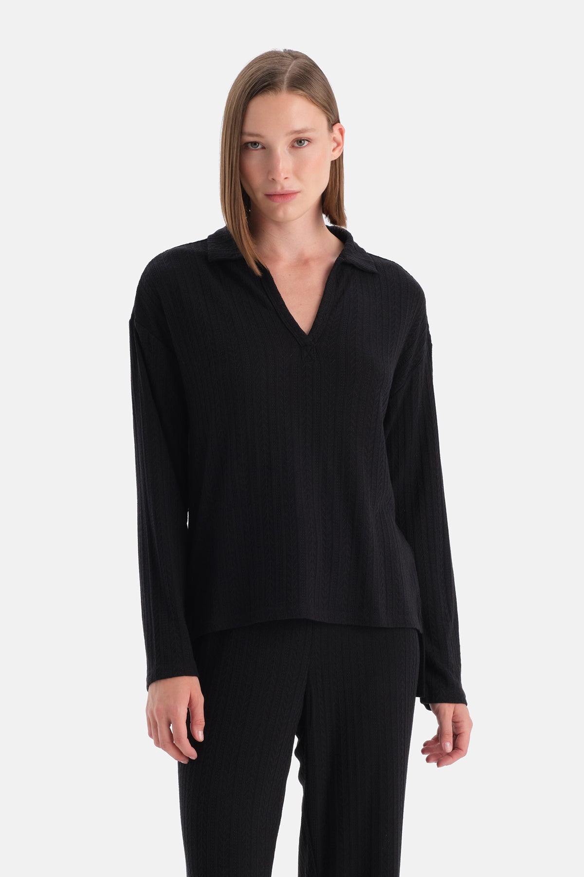 Siyah Örgü Detaylı Polo Yaka Tişört