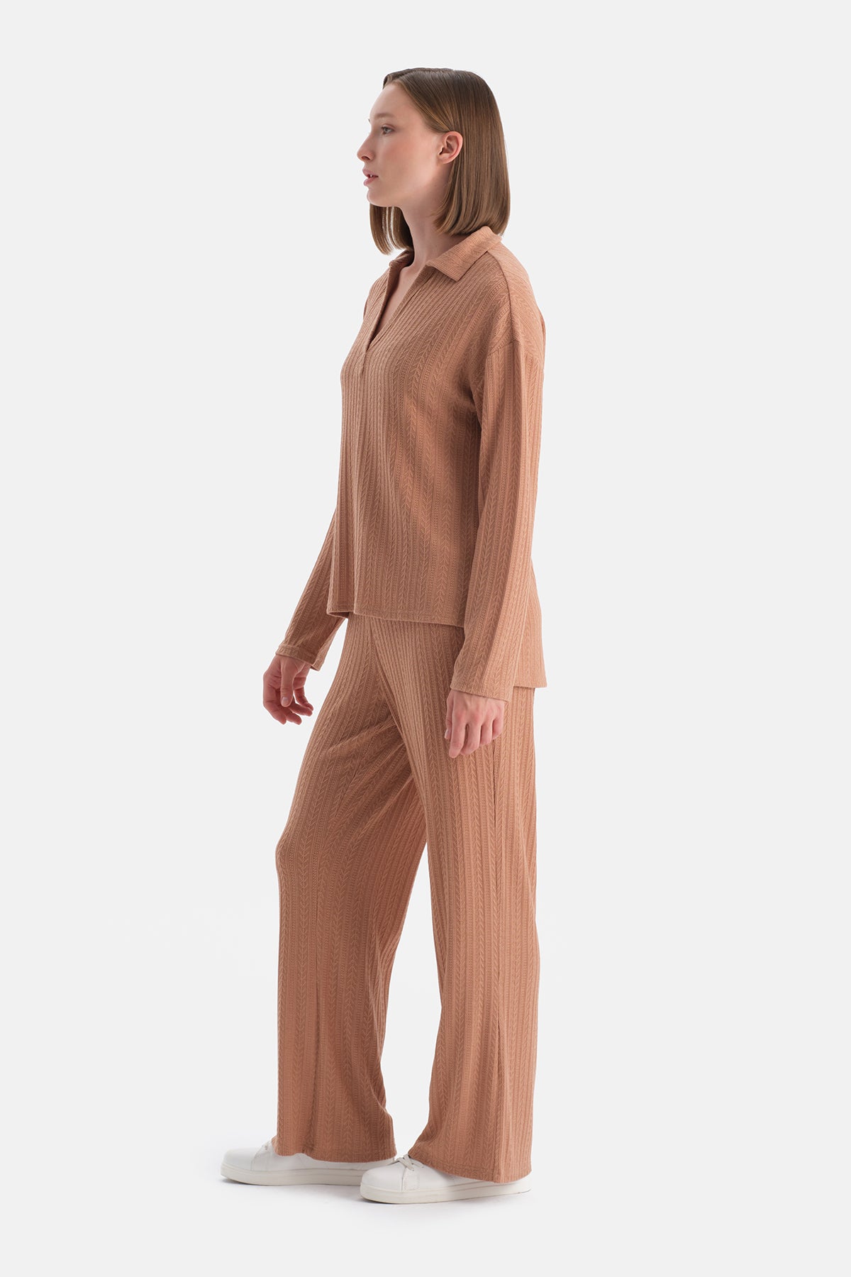 Mocha Örgü Detaylı Polo Yaka Tişört