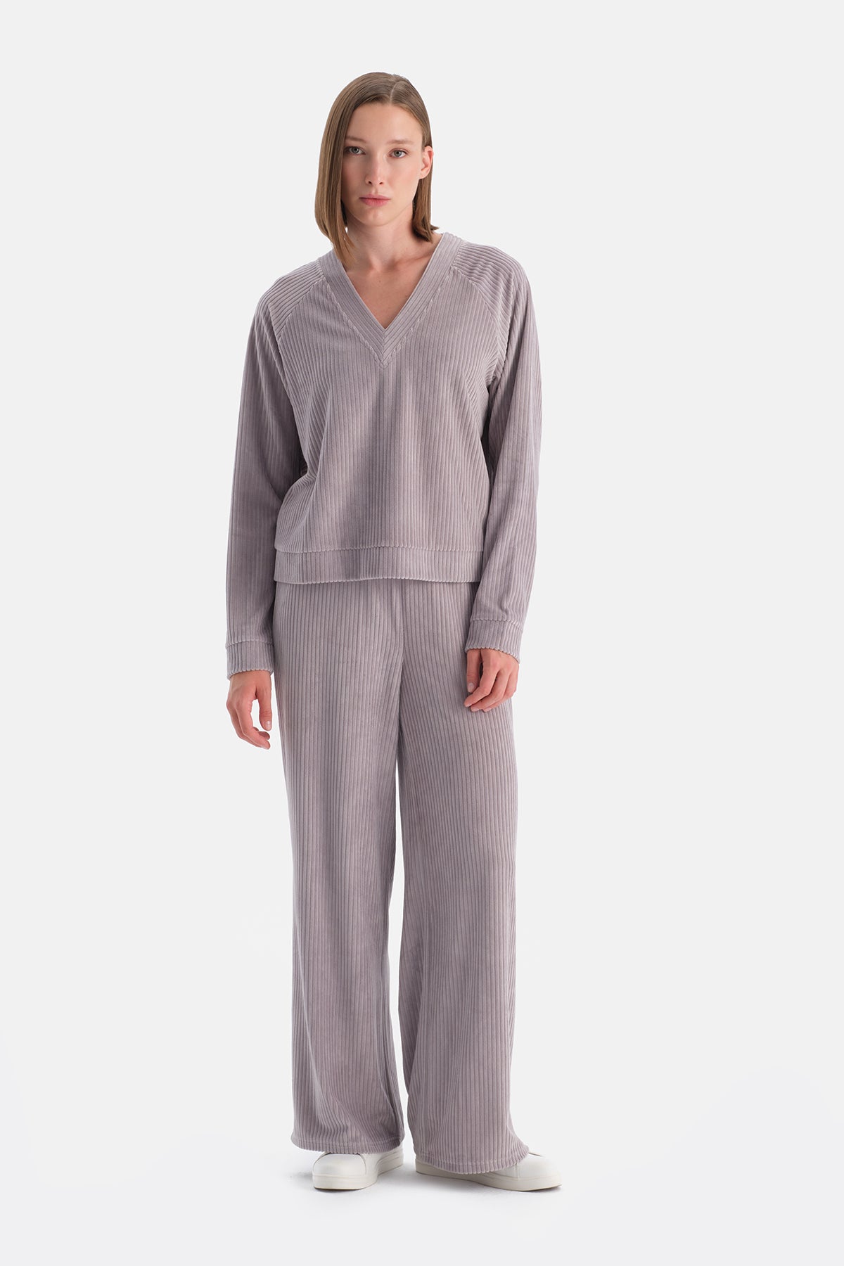 Açık Lila V Yaka Uzun Kollu Kadife Sweatshirt