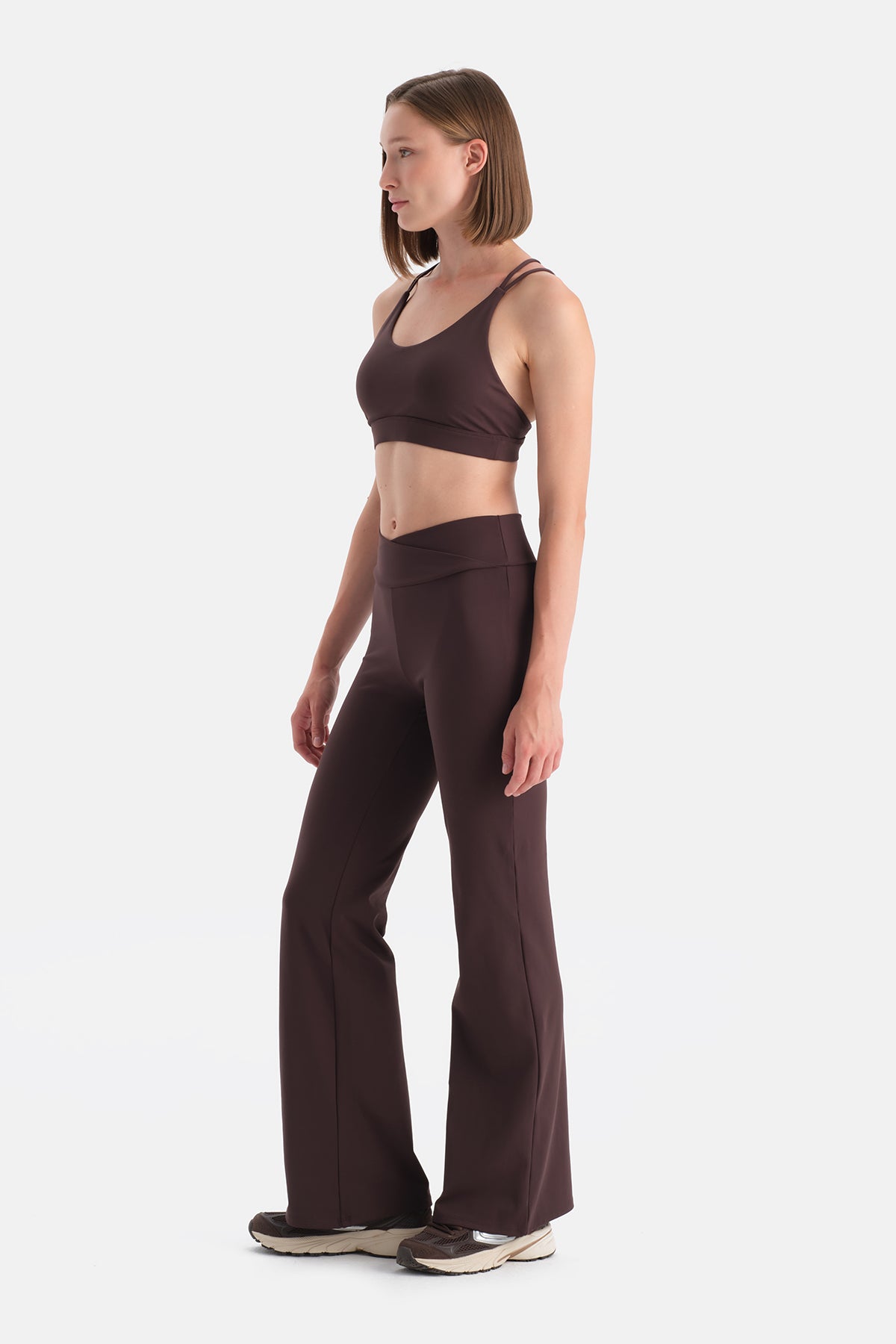 Koyu Kahve Kadın Sırt Çapraz Askılı Sporcu Sütyeni