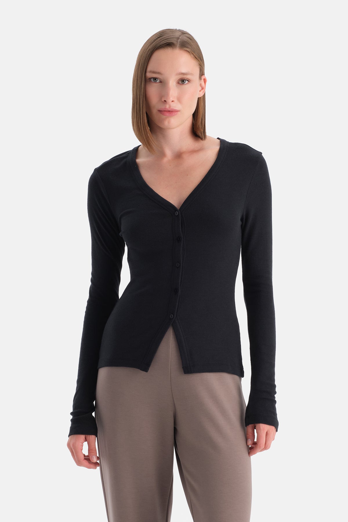 Siyah Düğmeli Kaşmir Modal Uzun Kollu Tişört