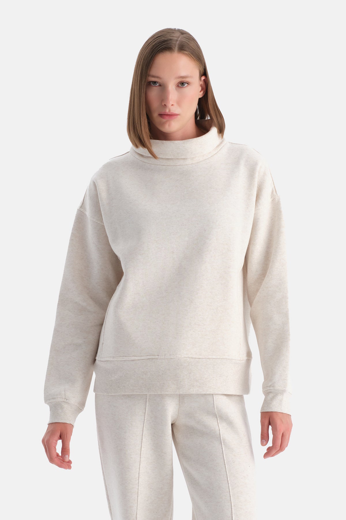 Ekru Melanj Travel Dik Yaka Üç İplik Sweatshirt