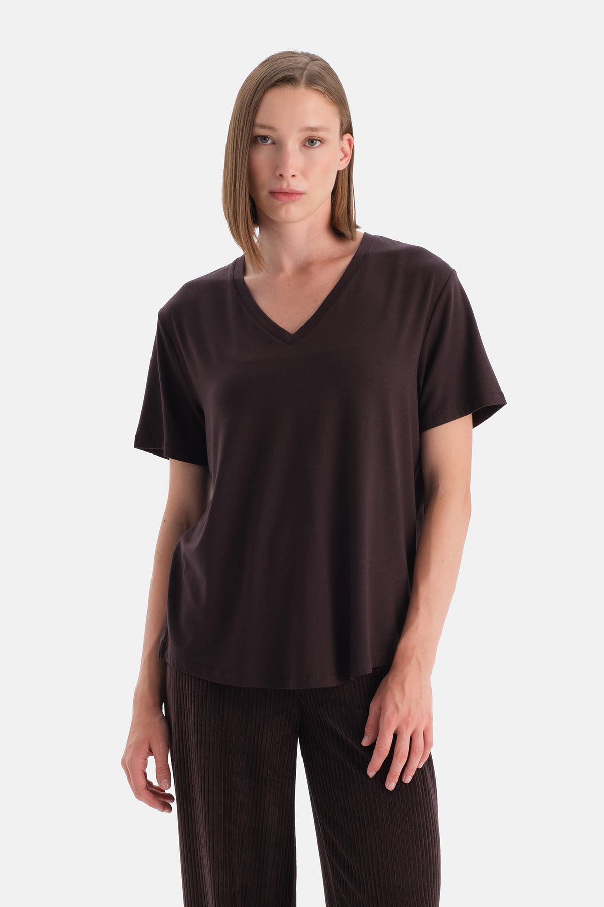 Kahverengi Kadın V Yaka Tişört