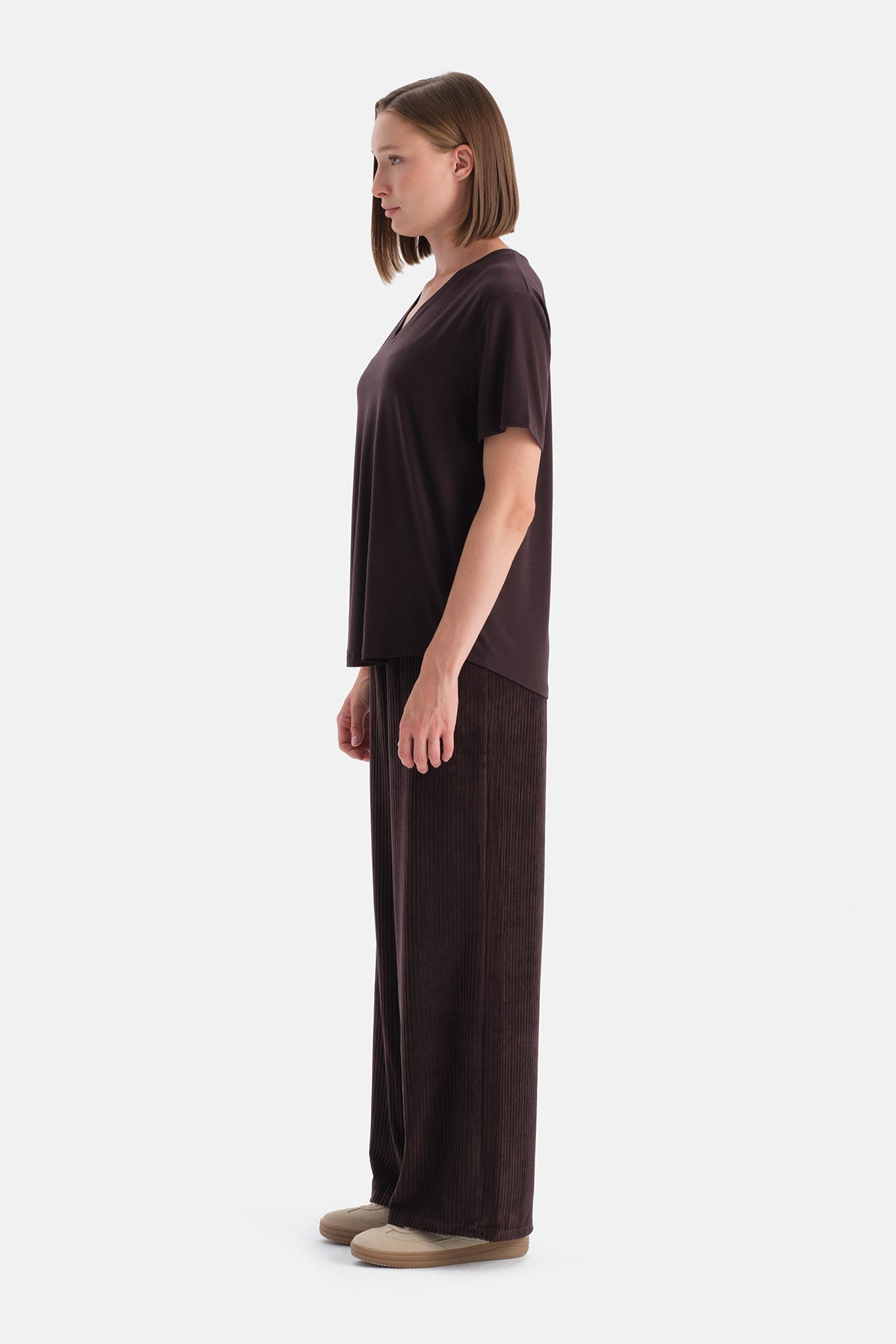 Kahverengi Kadın V Yaka Tişört