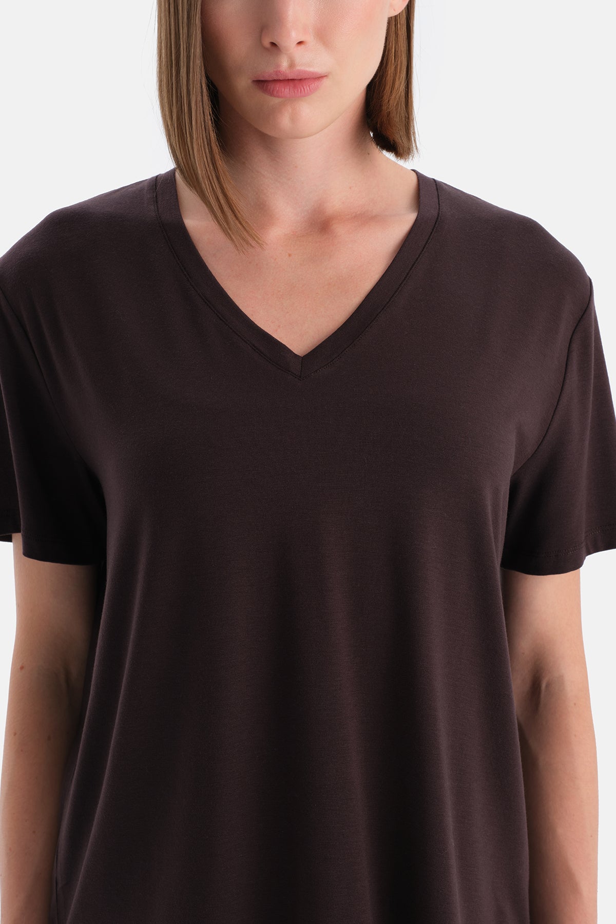 Kahverengi Kadın V Yaka Tişört