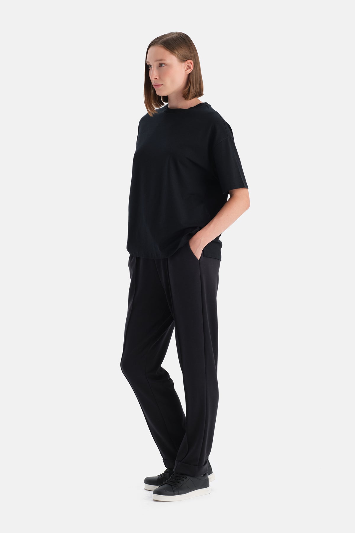 Siyah Kadın Bisiklet Yaka Tişört