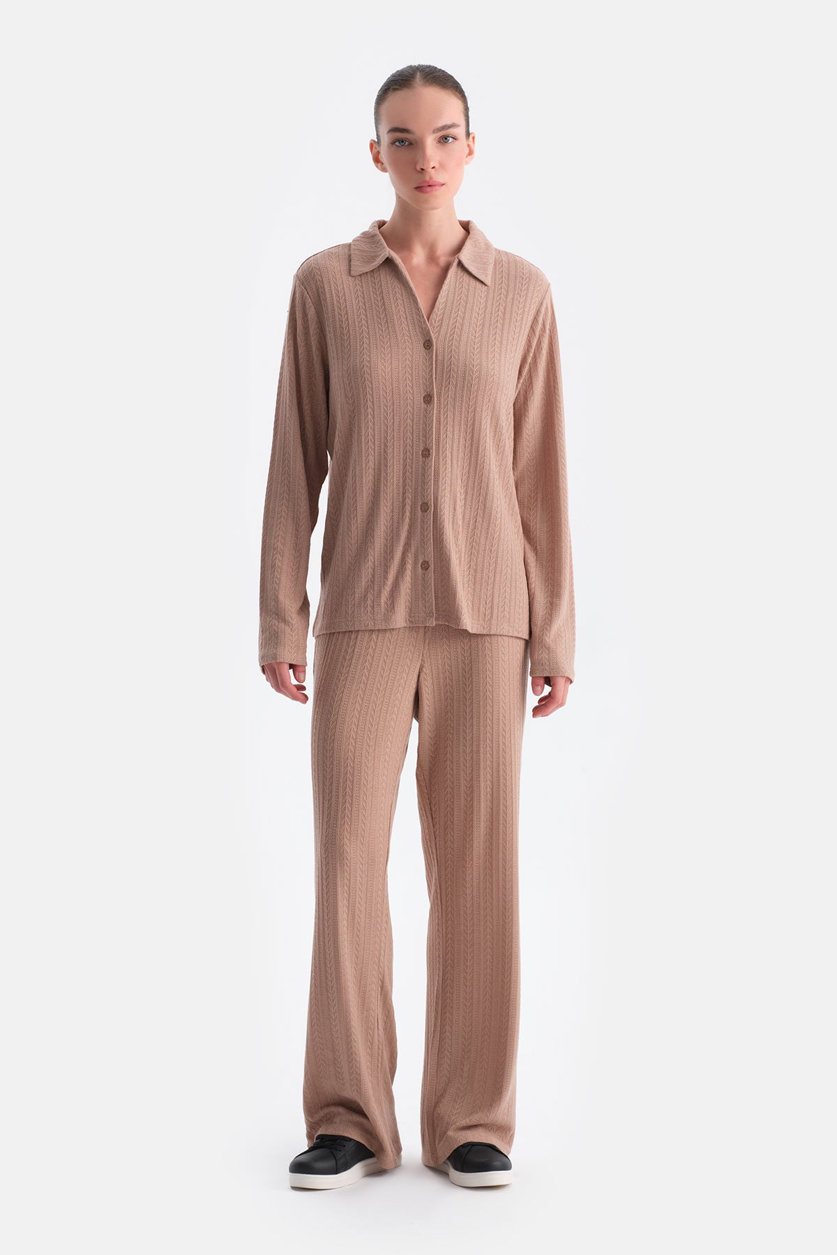 Bej Örgü Detaylı Pantolon