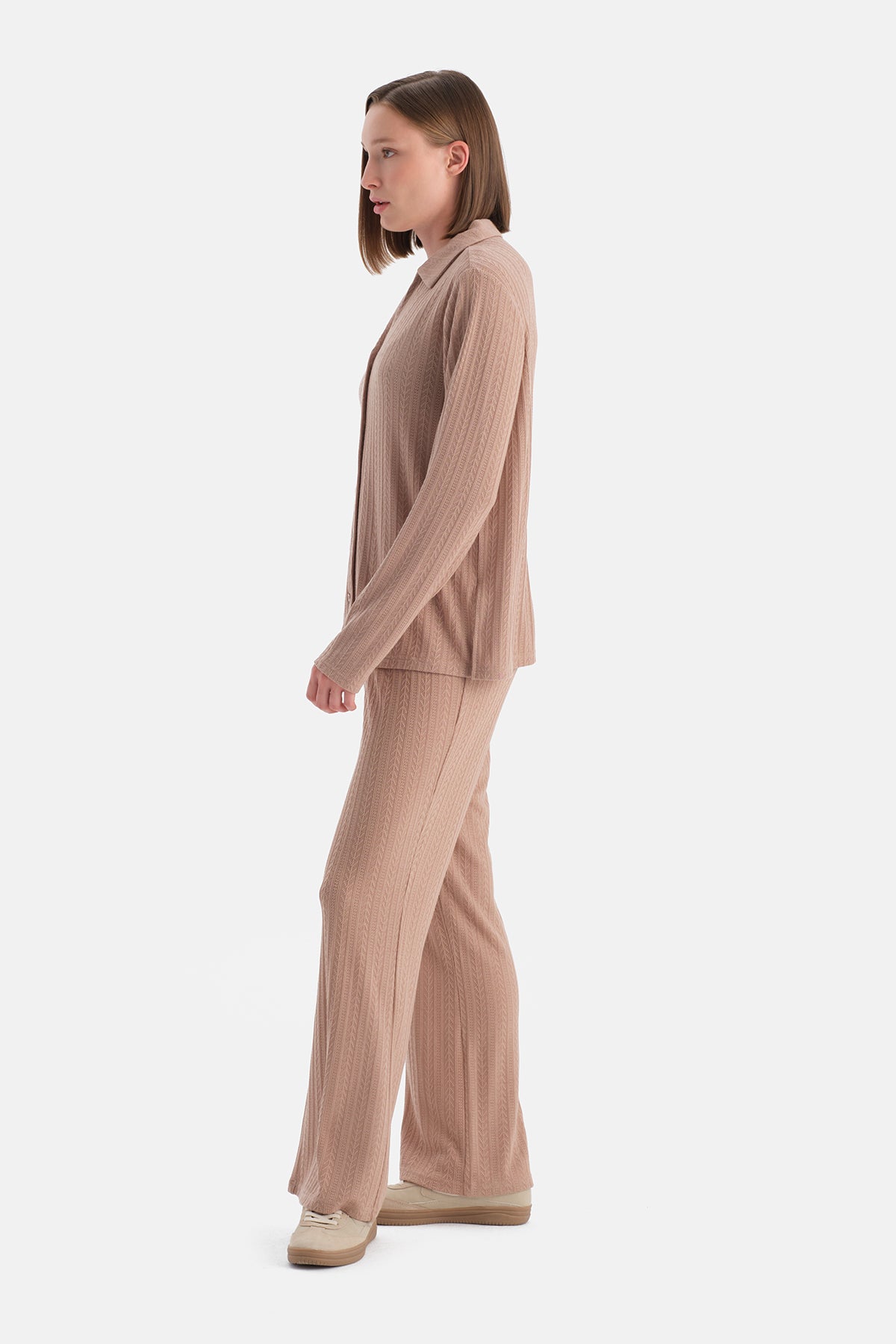 Bej Örgü Detaylı Pantolon
