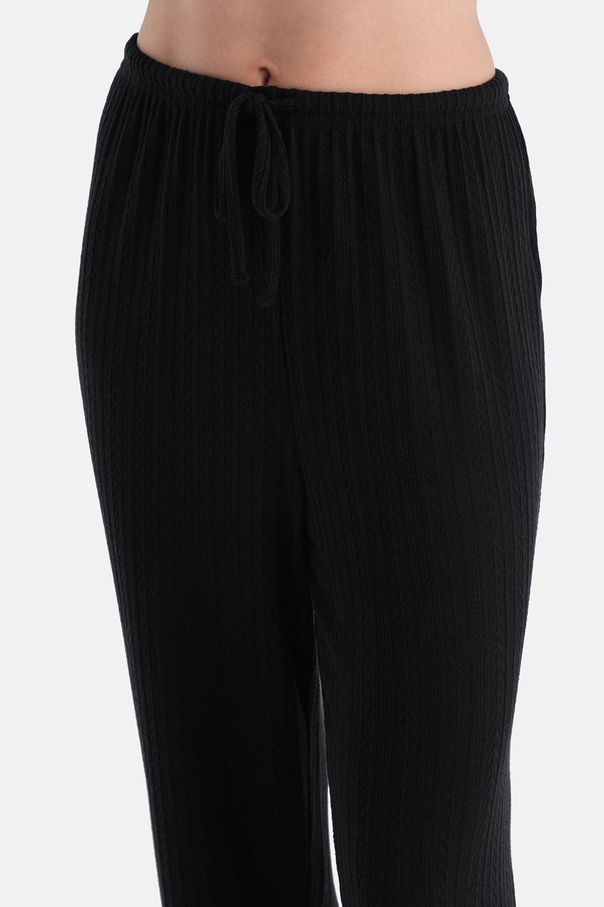 Siyah Örgü Detaylı Pantolon