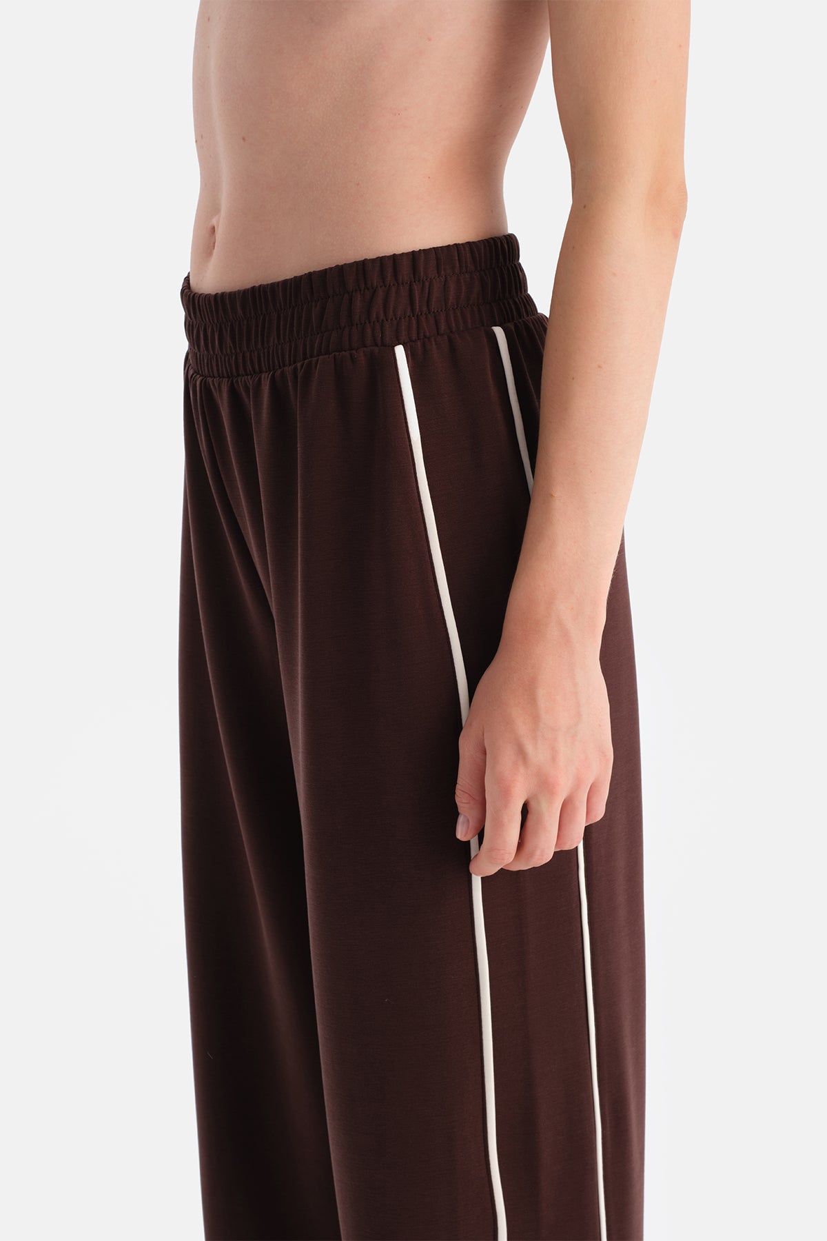 Kahverengi Kadın Modal Çift Biye Detaylı Eşofman Altı