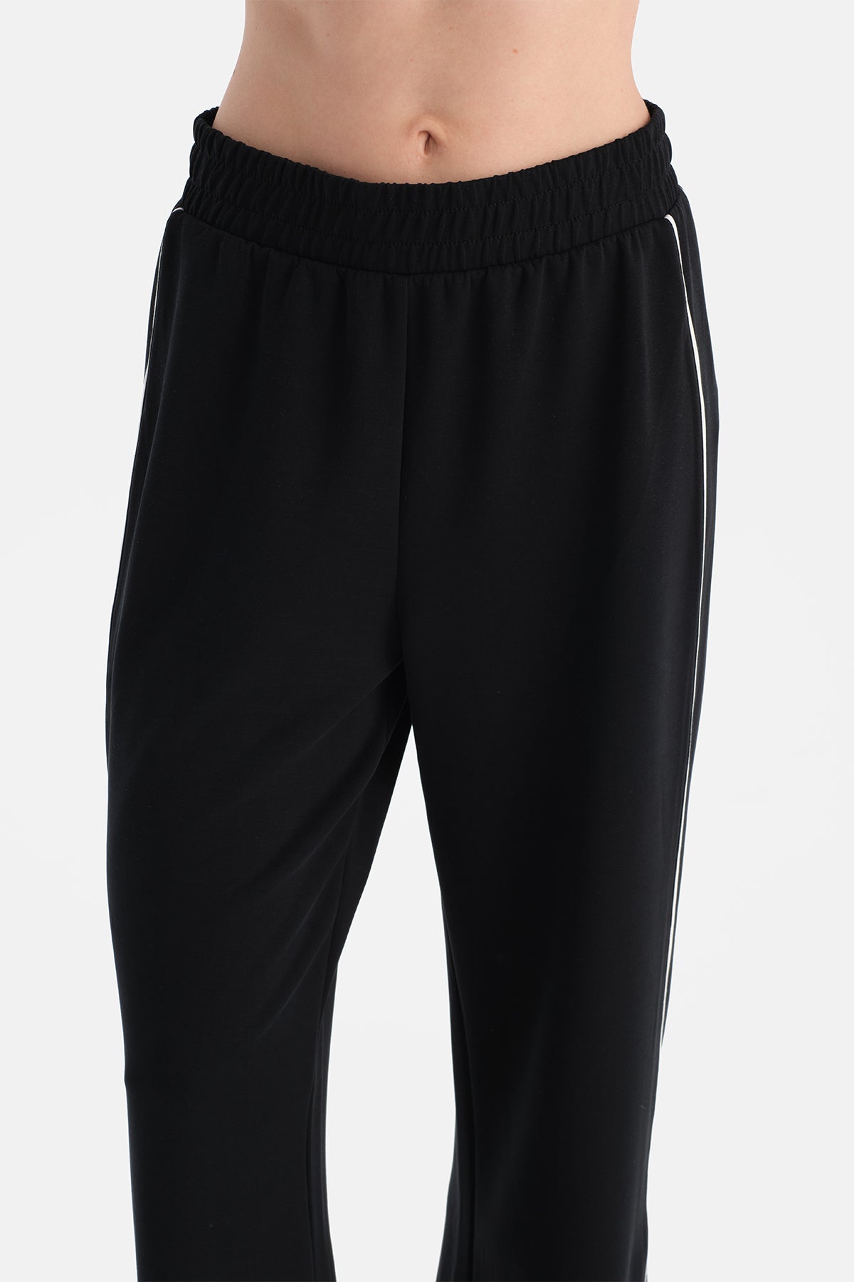 Siyah Kadın Modal Çift Biye Detaylı Eşofman Altı