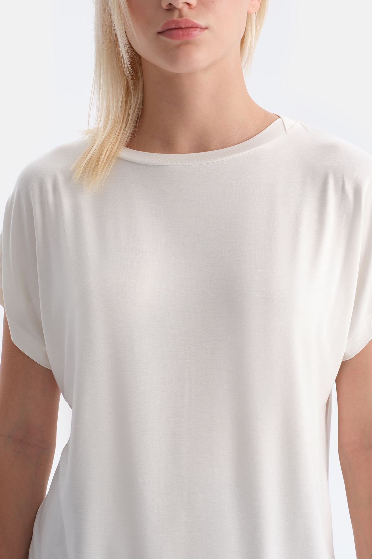 Ekru Kayık Yaka Düşük Kol Tişört Pantolon Takım