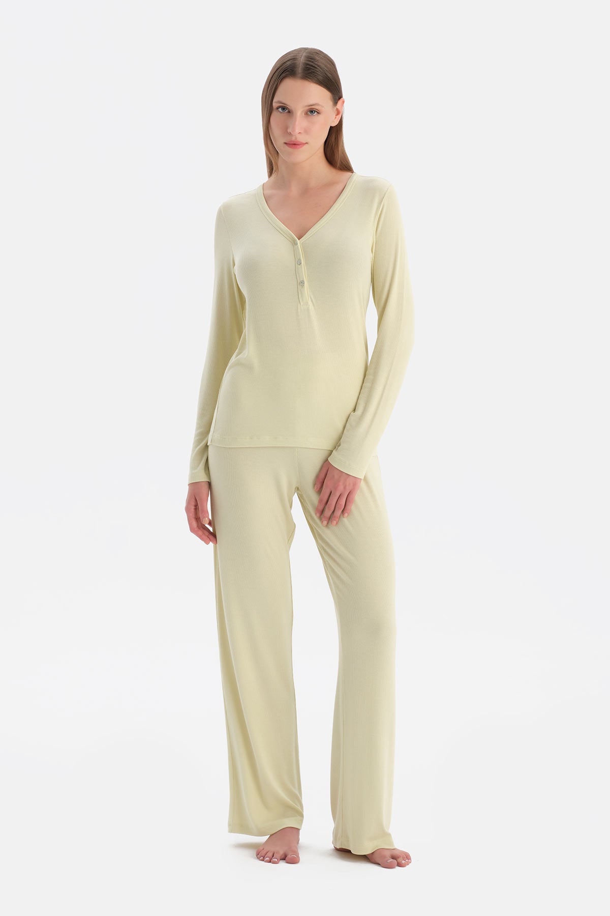 Açık Yeşil V Yaka Kaşkorse Tişört Pantolon Takım