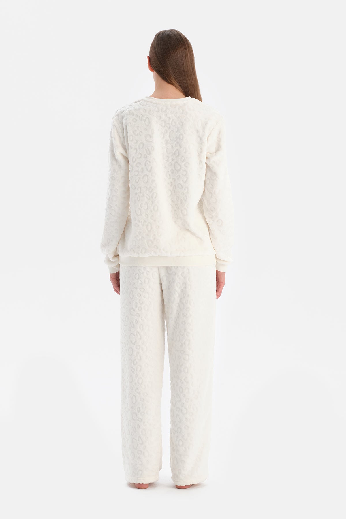 Ekru Leopar Desenli Kadife Tişört Pantolon Takım