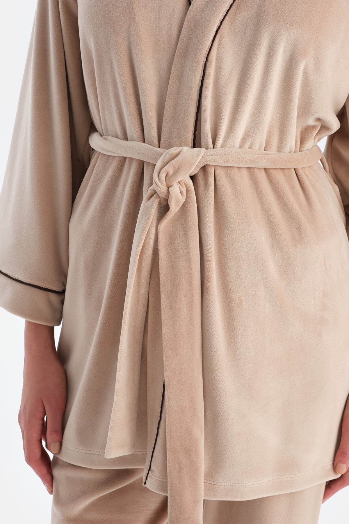 Sütlü Kahve Kadife Uzun Kollu Sabahlık