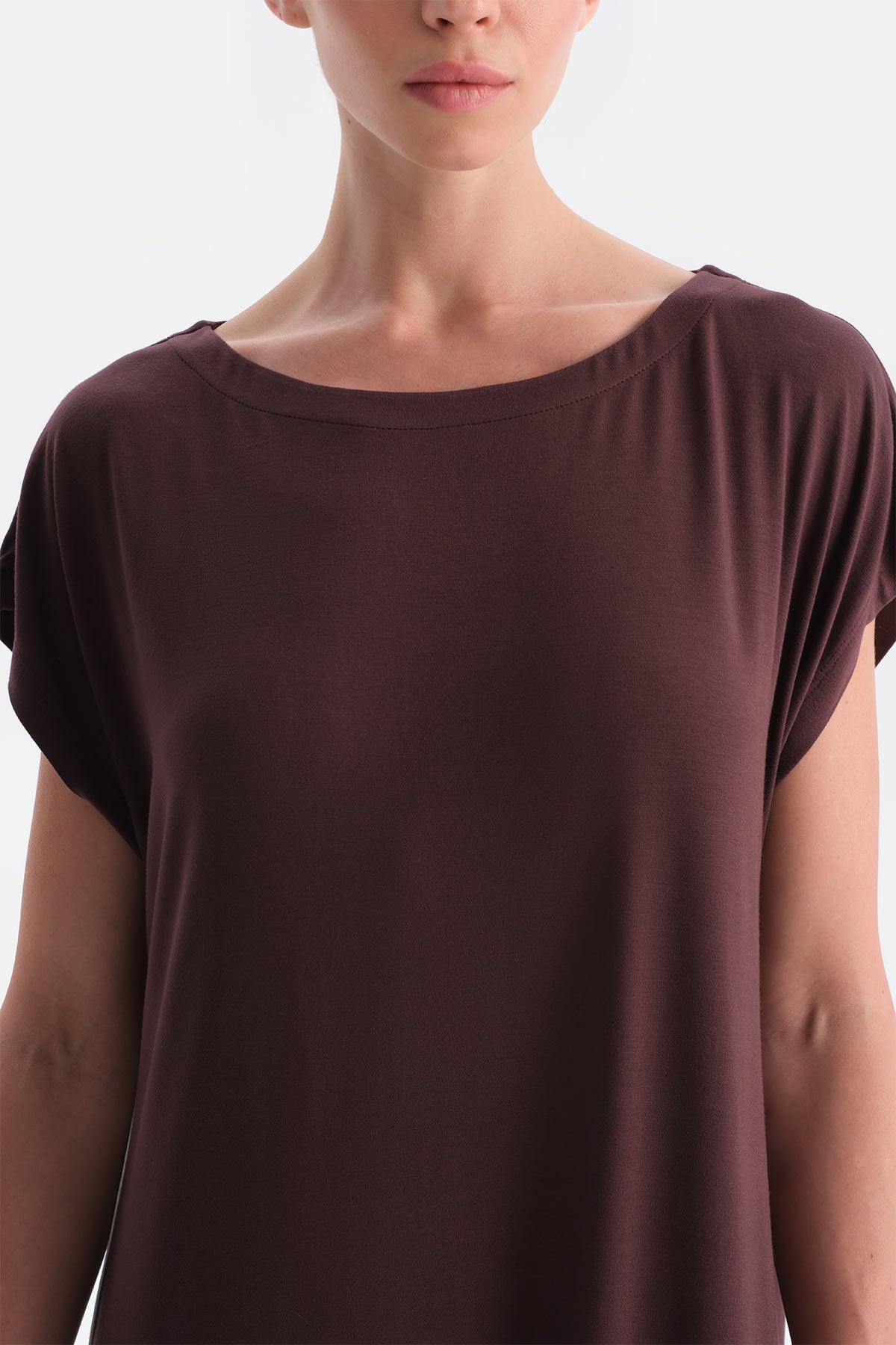 Mürdüm Yırtmaçlı Kısa Kollu Gecelik