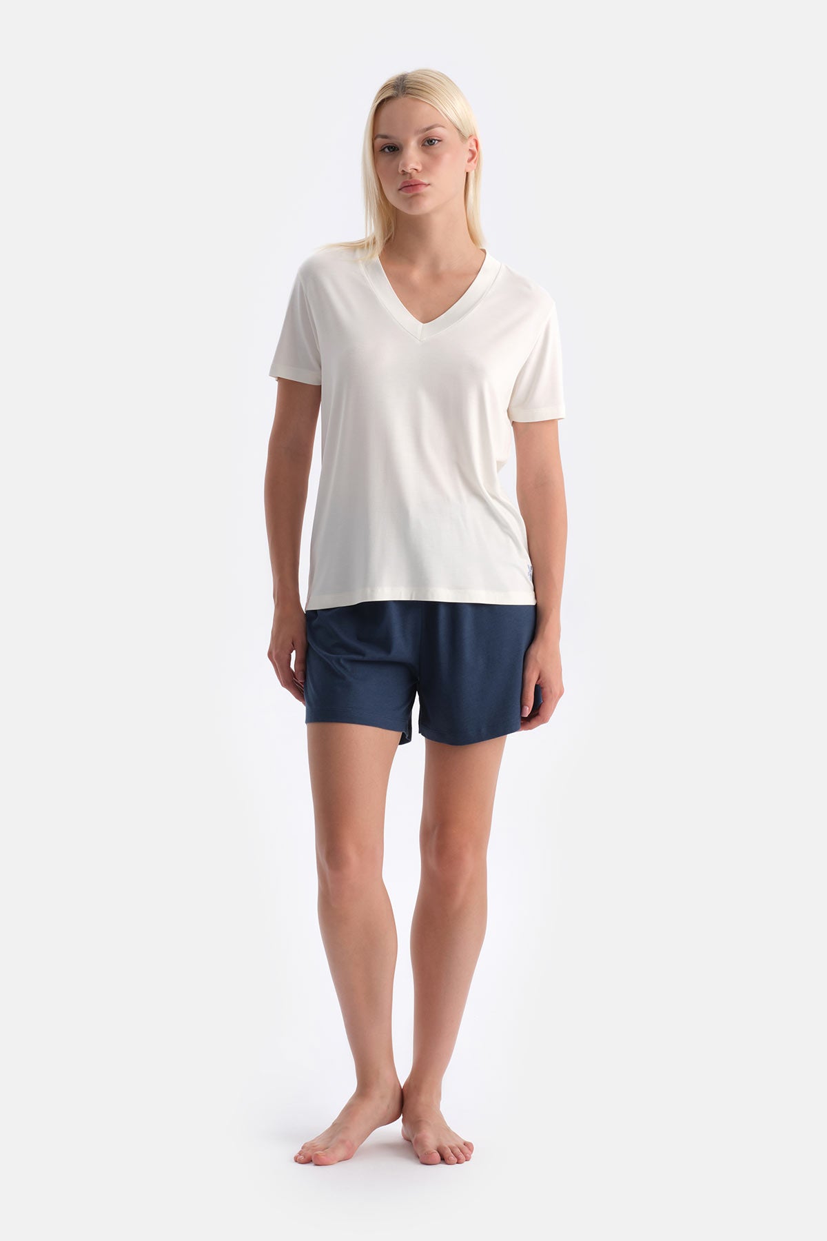 Ekru V Yaka Kısa Kollu Şort Takım