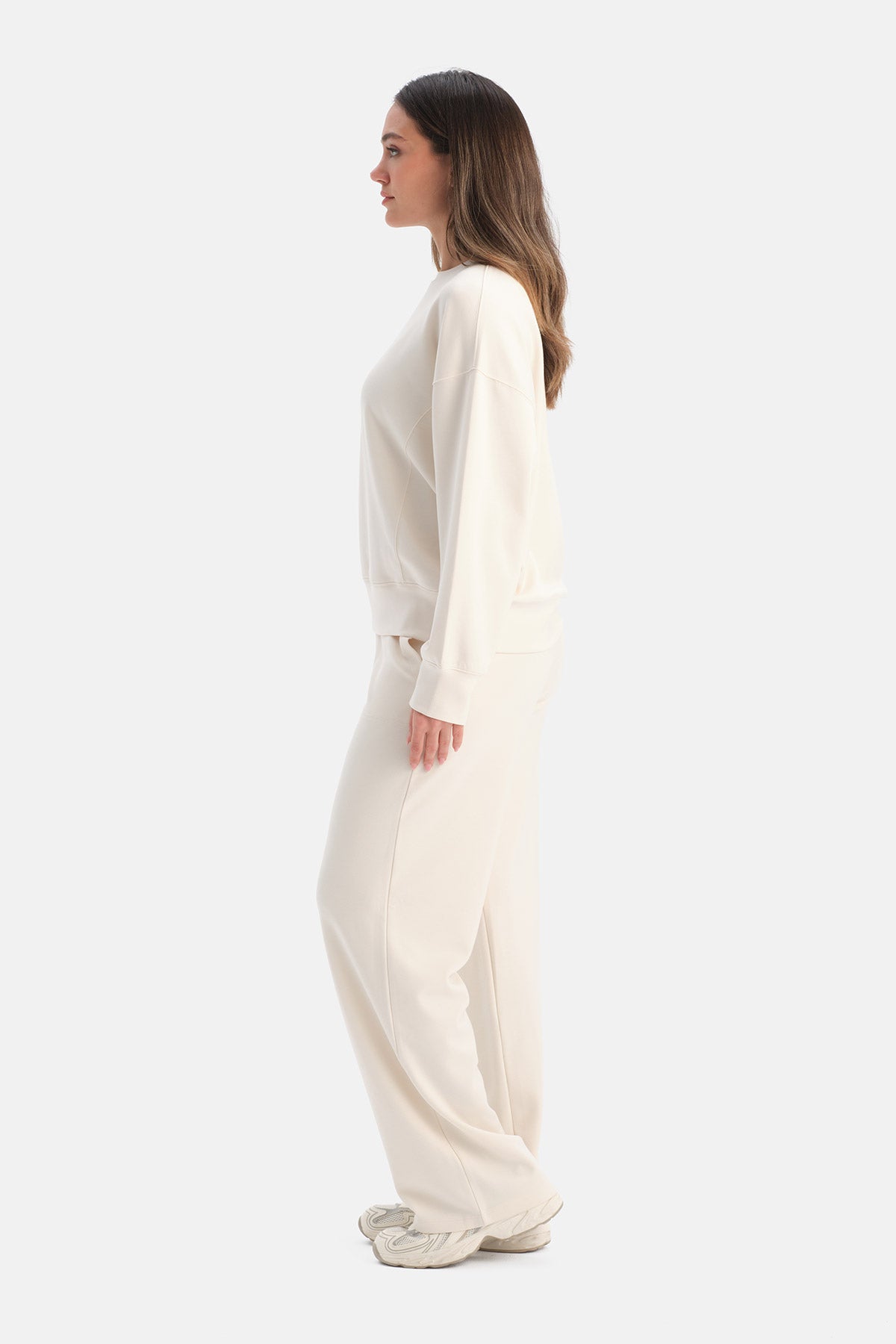 Ekru Dikiş Detaylı Bisiklet Yaka Sweatshirt