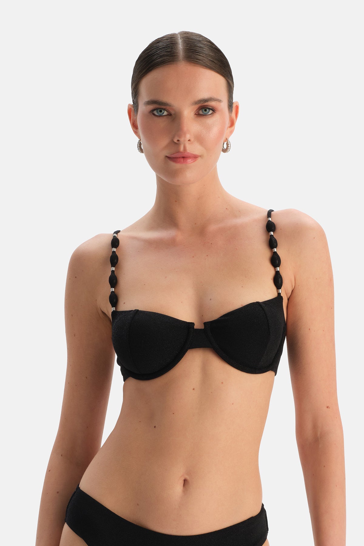 Siyah Askı Detaylı Kaplı Bikini Üst