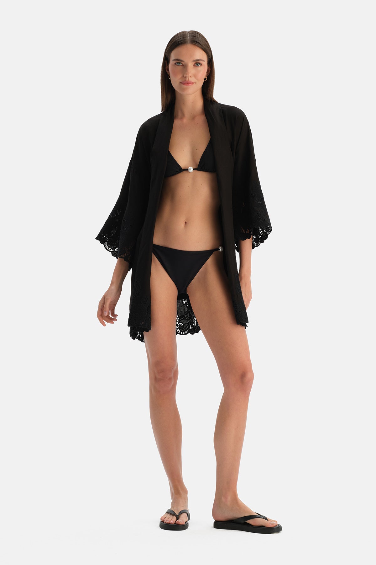Siyah Fisto İşlemeli Kısa Kimono