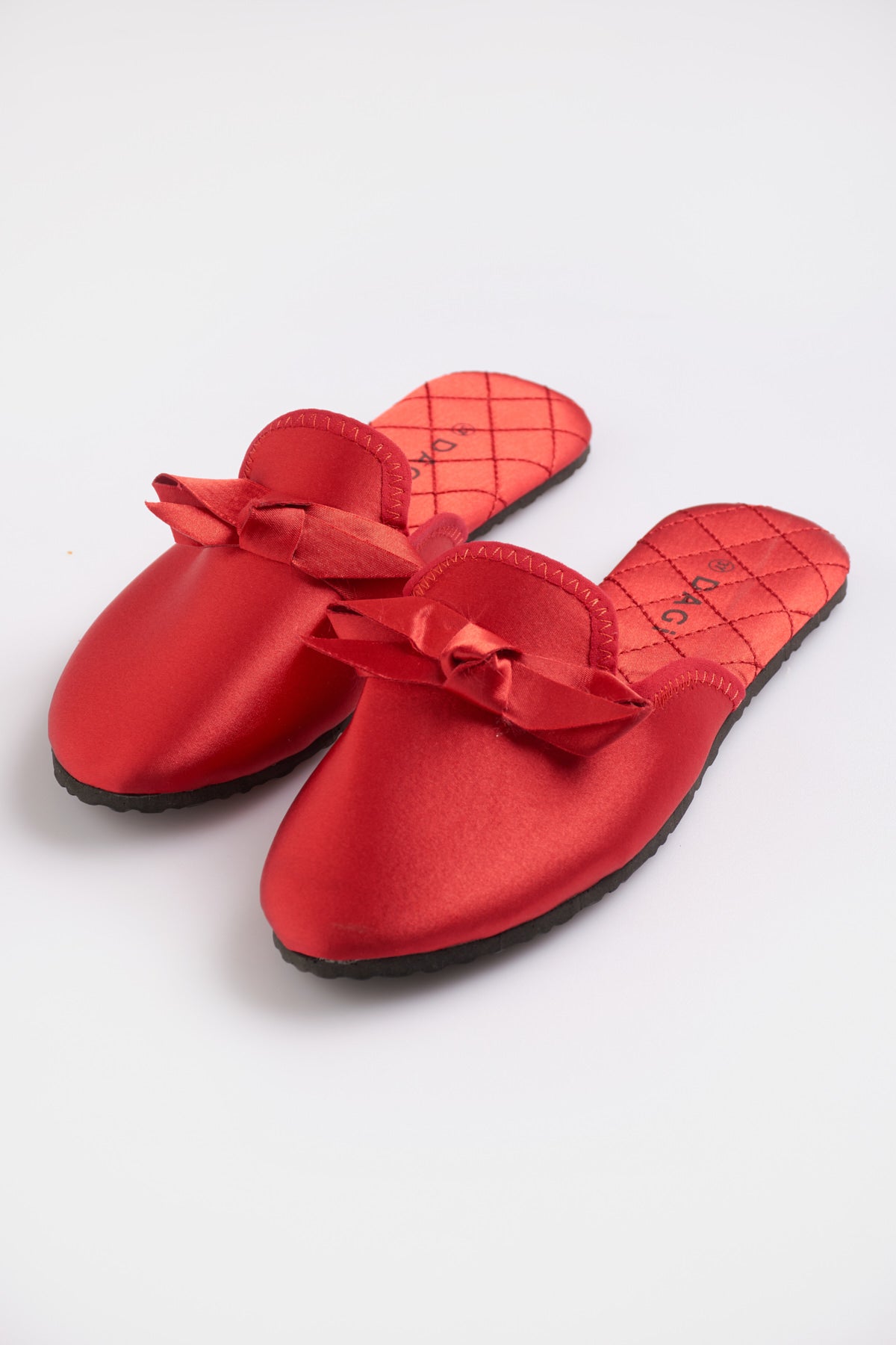 RED SLIPPER