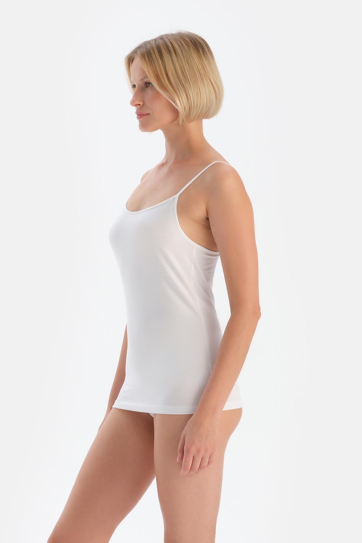 Beyaz 2'Li Ince Askılı Penye Kadın Atlet