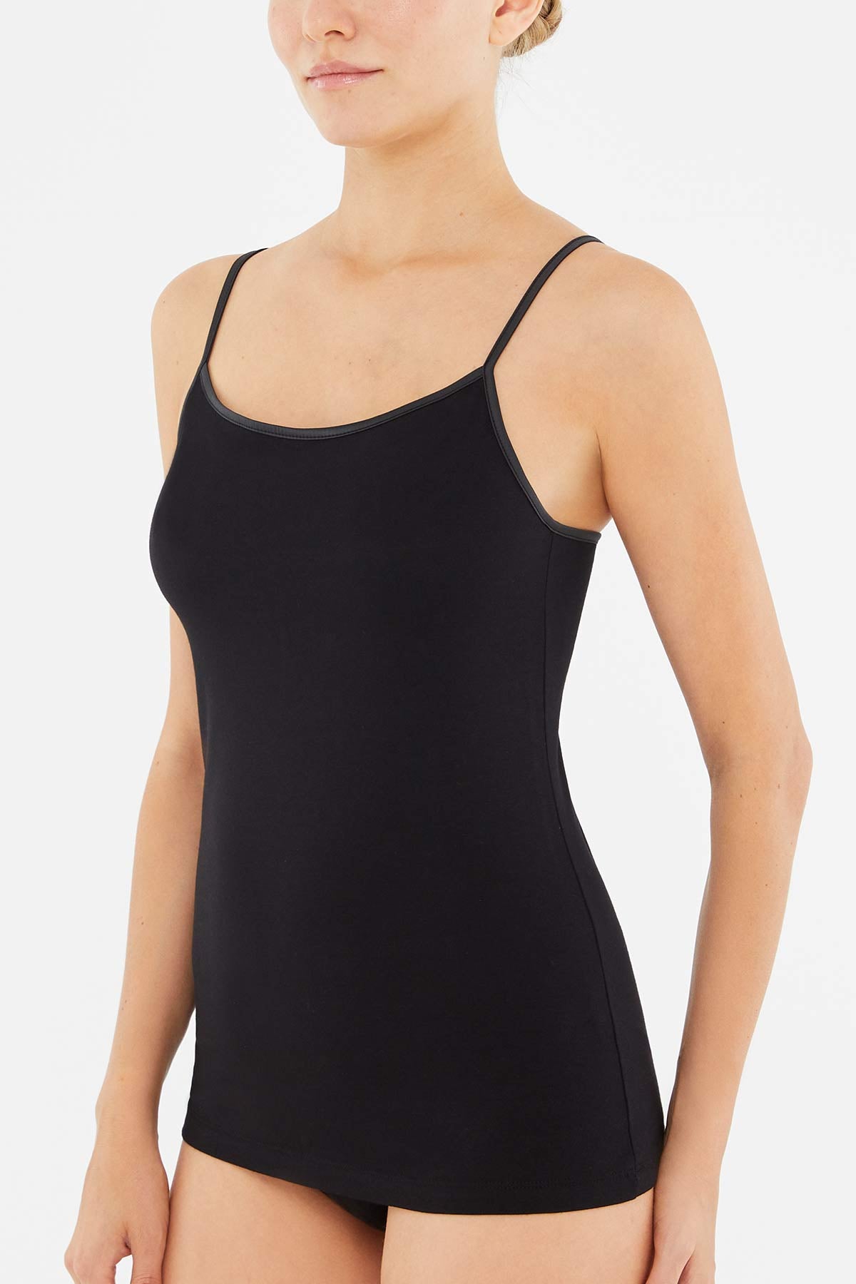 BLACK BASIC UNDERWEAR TOP