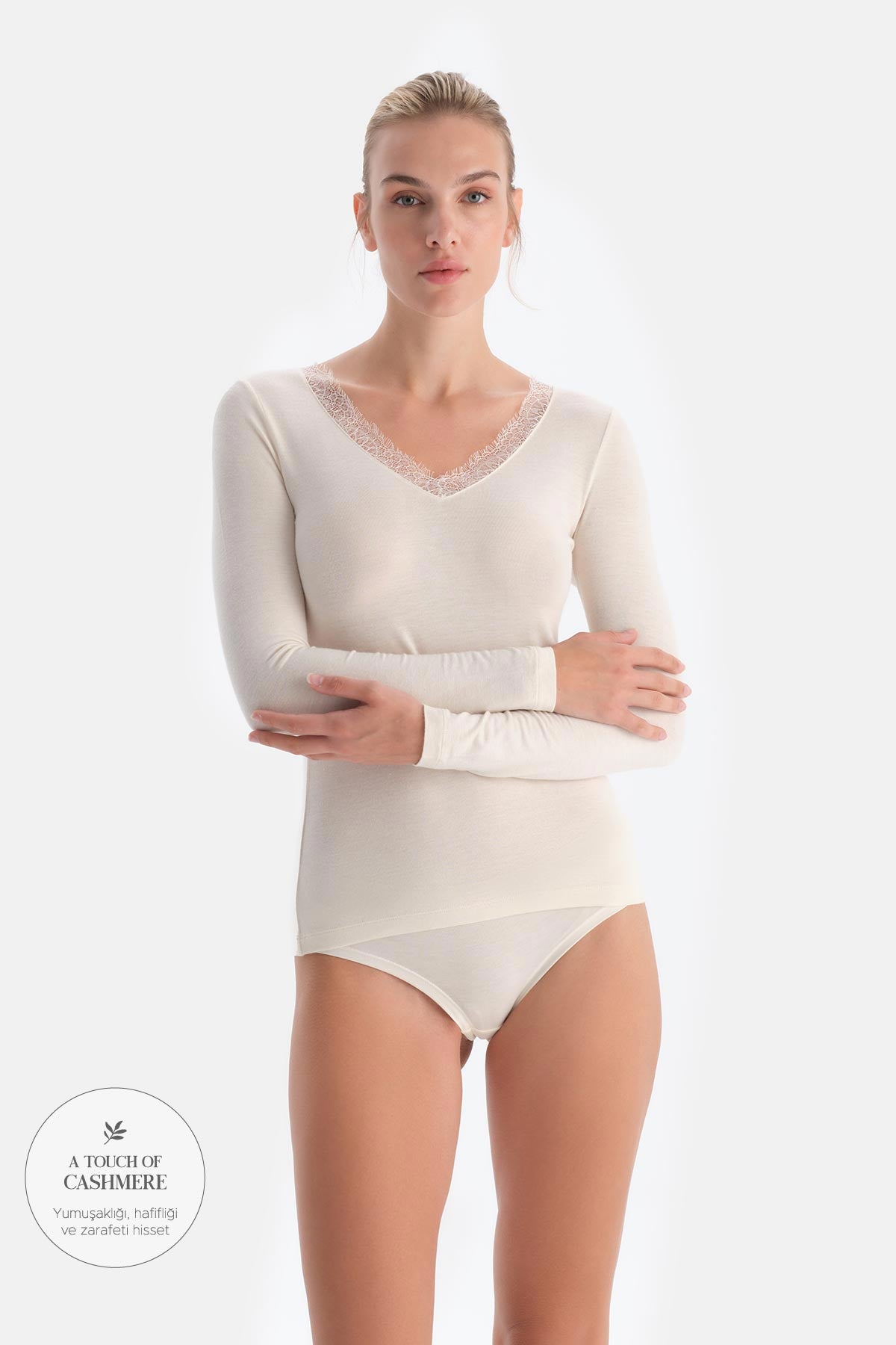 Ekru Modal Kaşmir Dantel Detaylı V Yaka Uzun Kollu Bluz