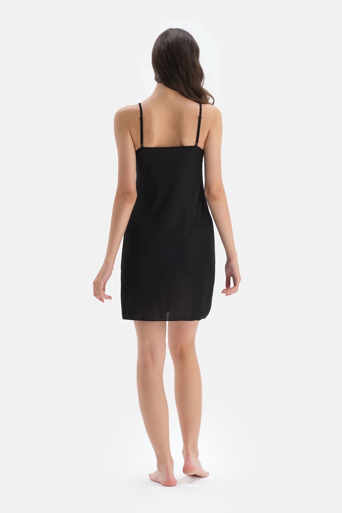 Siyah Askılı Uzun Jüpon