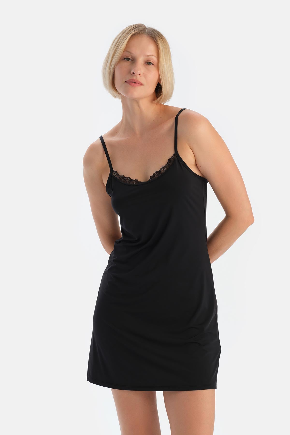 BLACK BRA