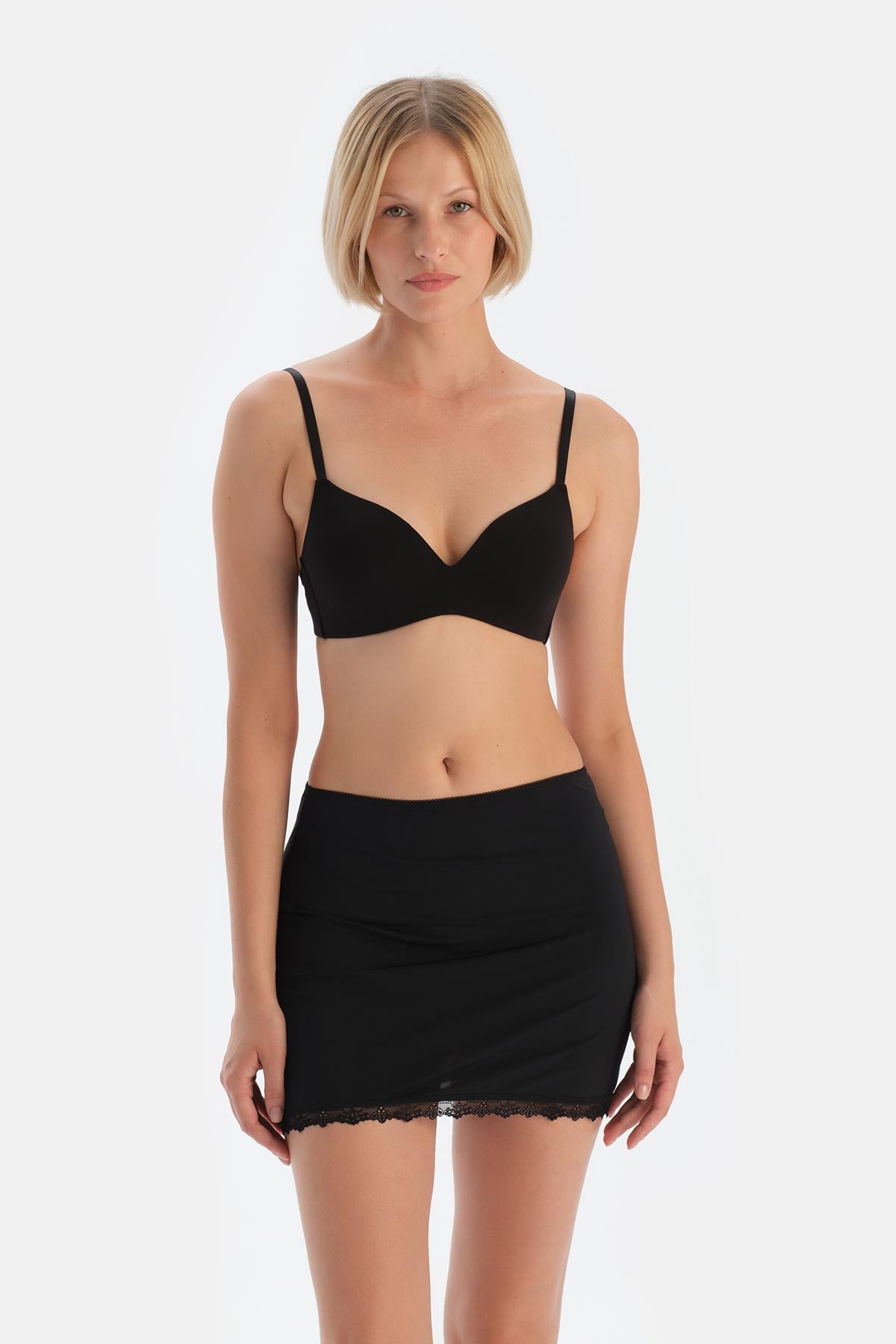 BLACK BRA