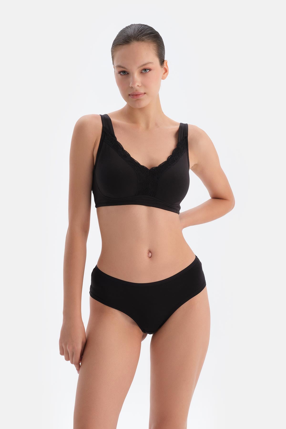 Siyah Missy Dantel Detaylı Balensiz Sütyen