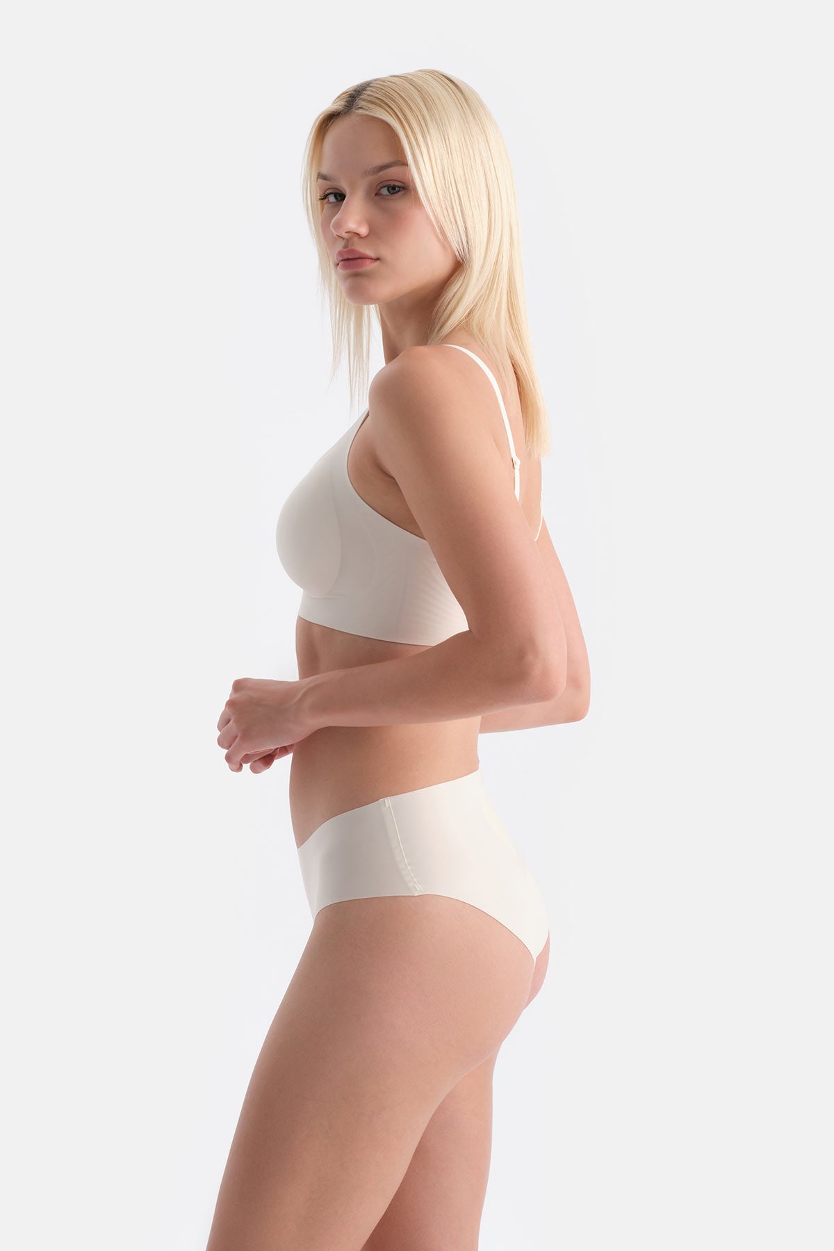 Ekru Sonya Balensiz Dikişsiz Sütyen