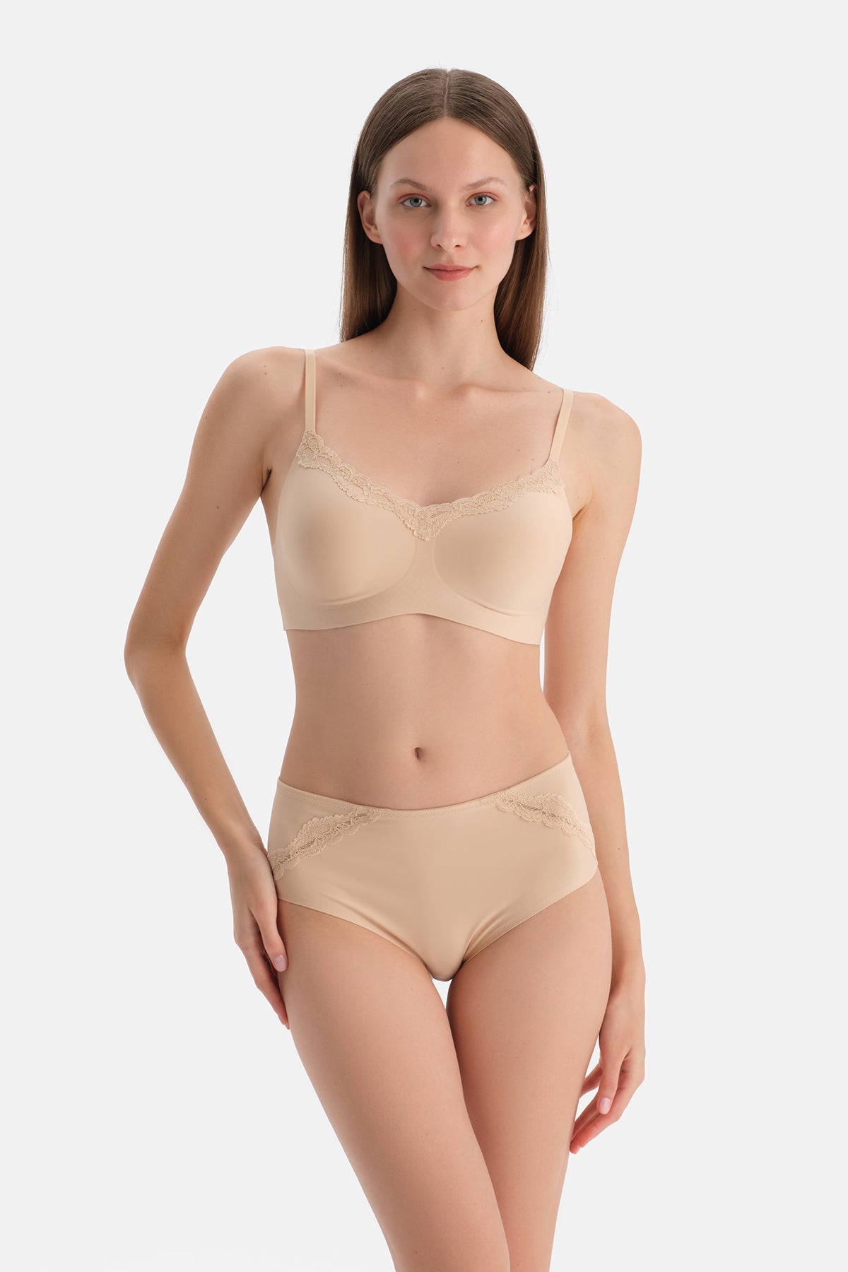 Ten Joyce Dantel Detaylı Balensiz Dikişsiz Sütyen