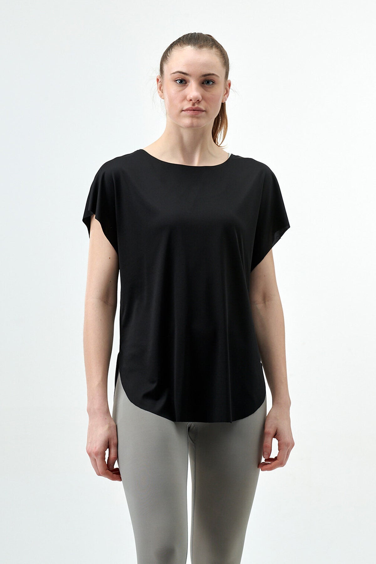 BLACK T-SHIRT