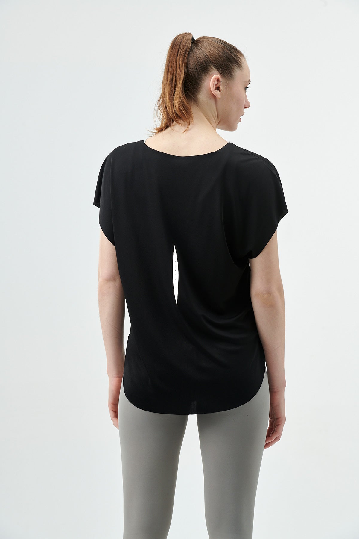 BLACK T-SHIRT