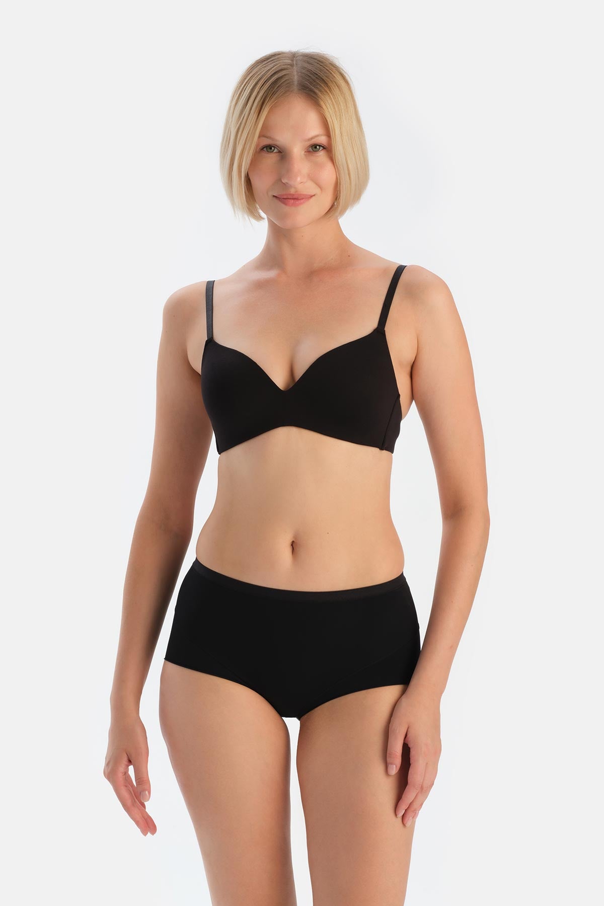 BLACK BRA