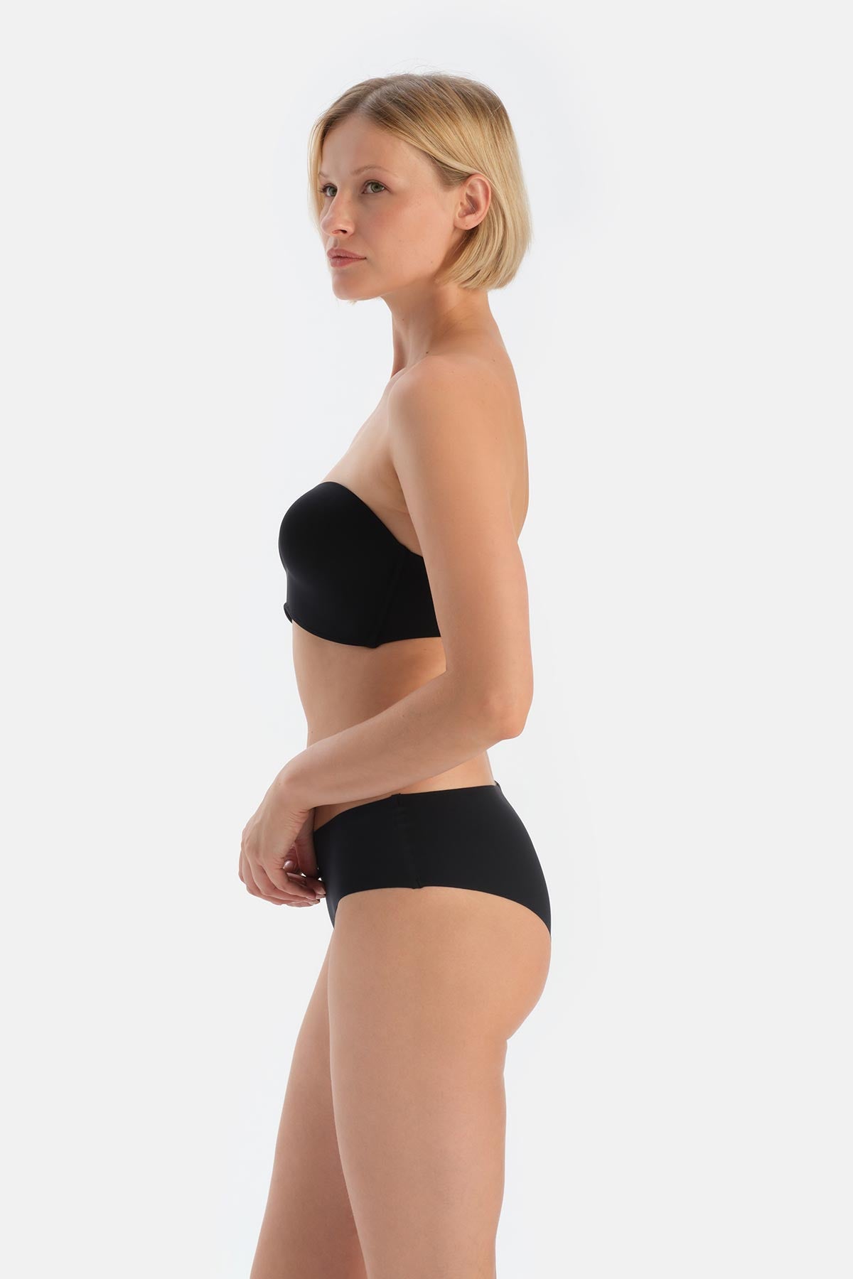 Siyah Lazer Kesim Hipster Külot