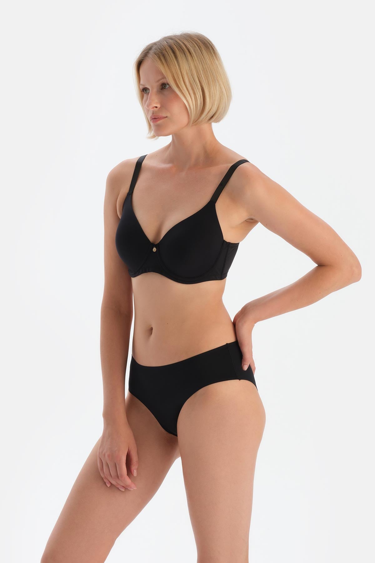 Siyah Lazer Kesim Yapıştırma Hıpster