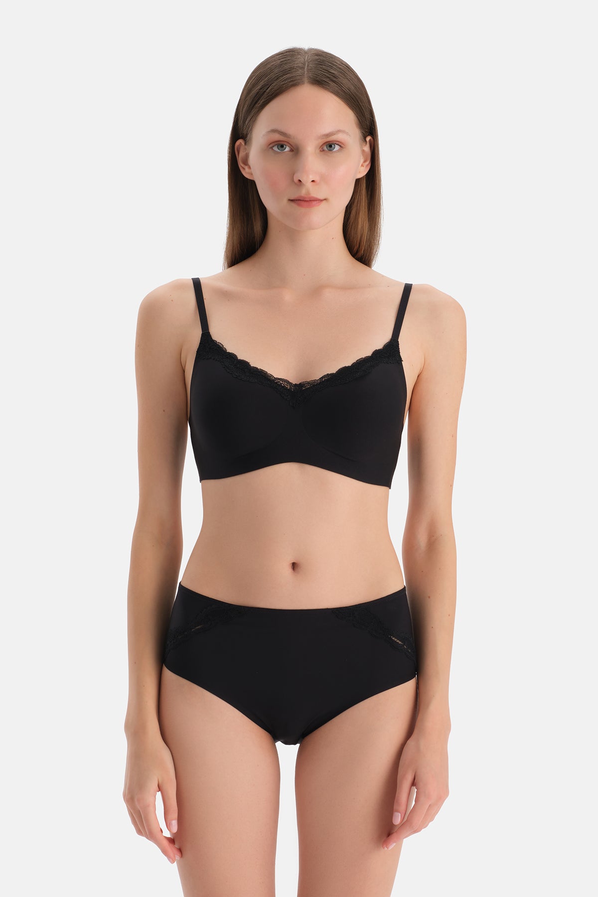 Siyah Dantel Detaylı Brief Külot