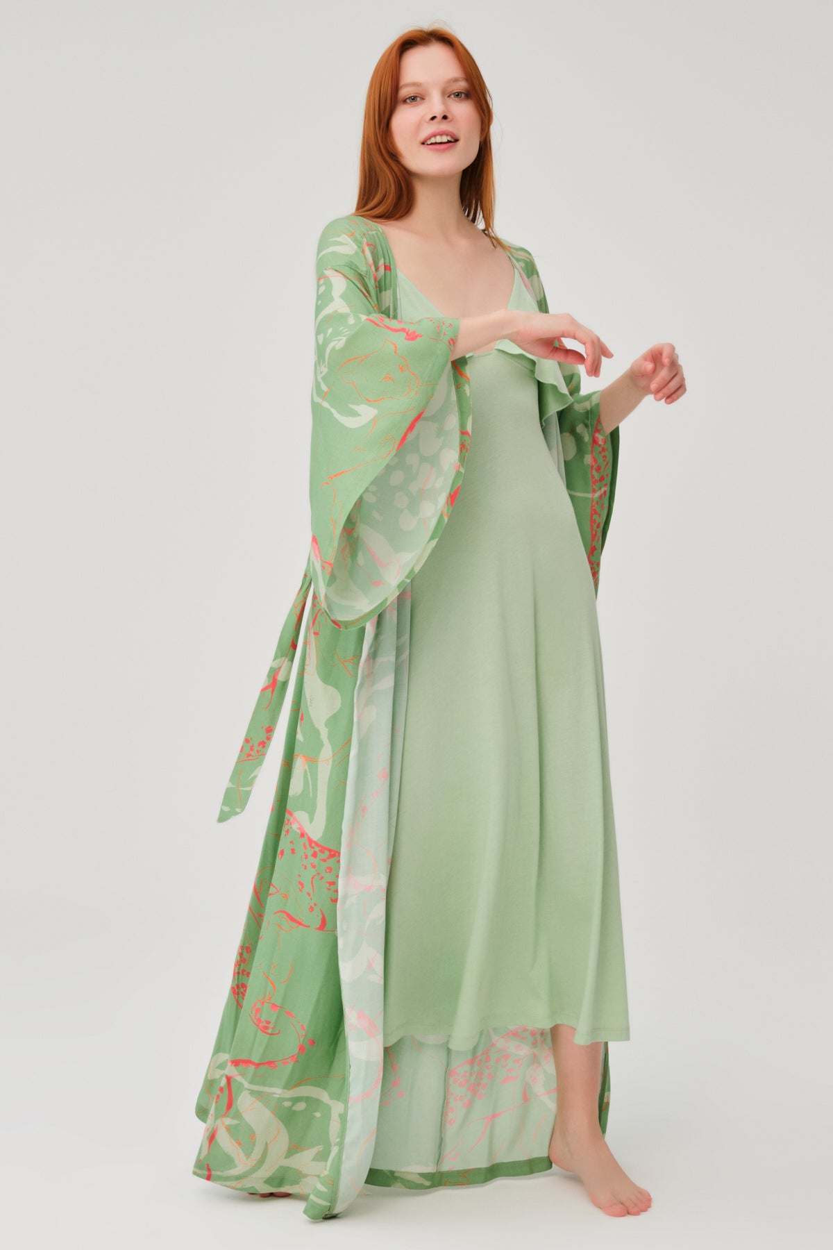 GREEN ROBE