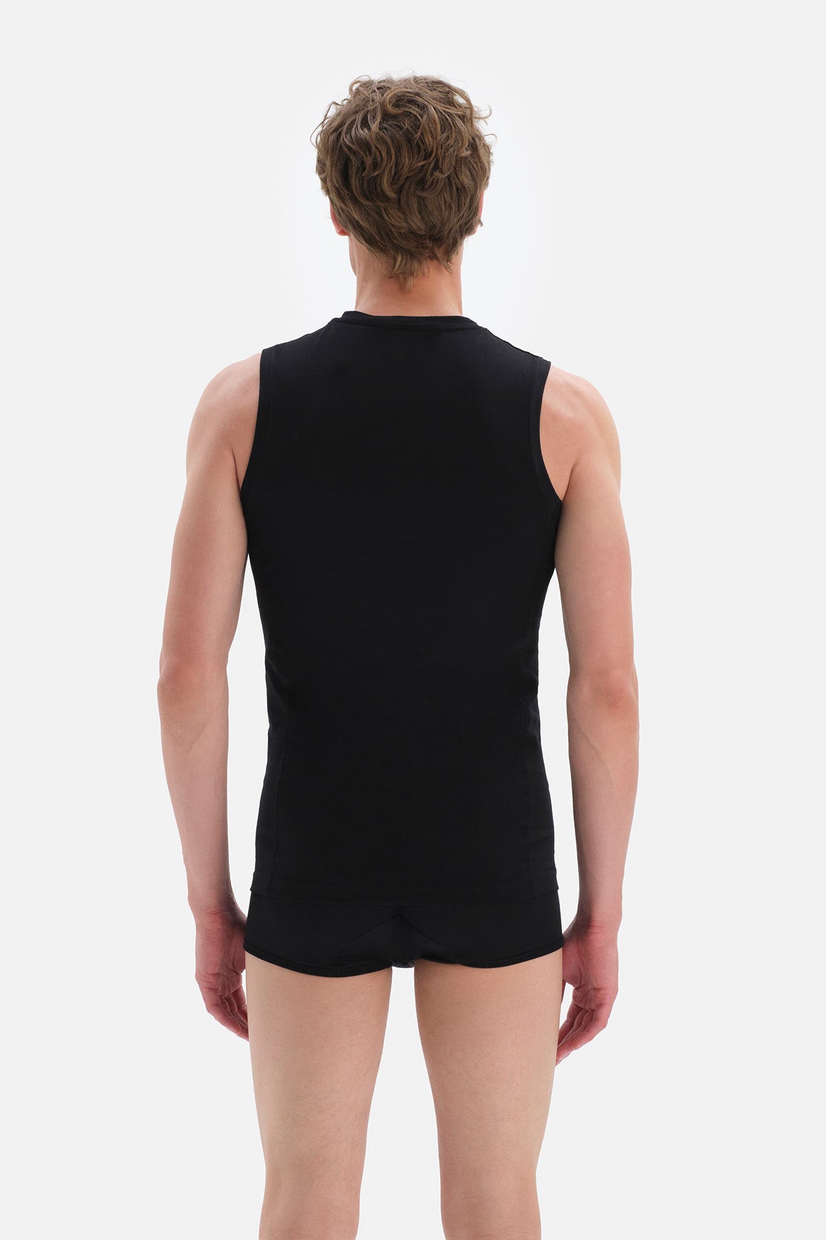 BLACK T-SHIRT SLEEVLESS