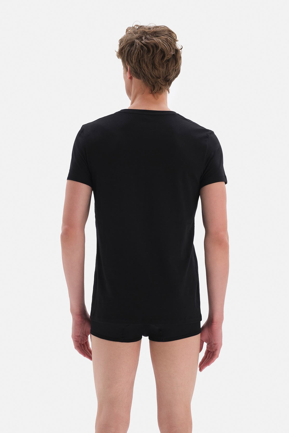BLACK T-SHIRT