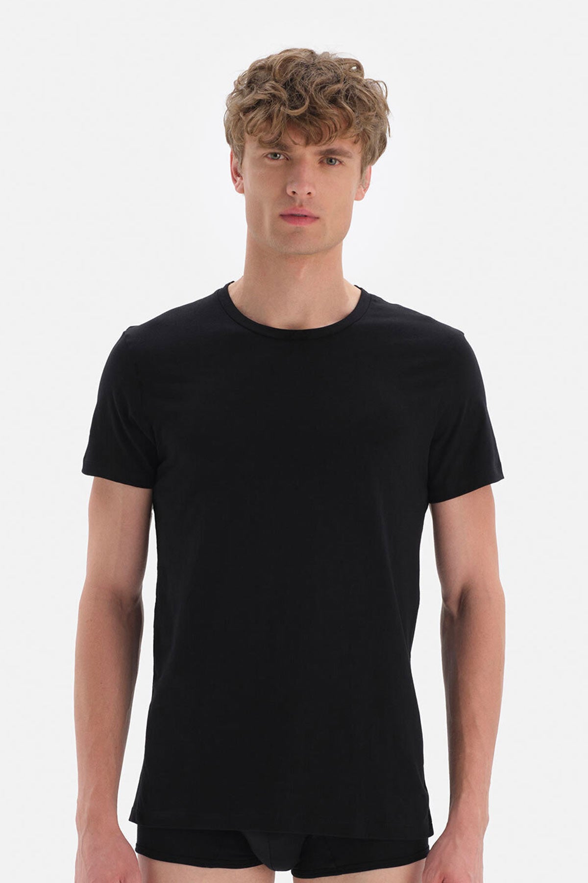 BLACK T-SHIRT