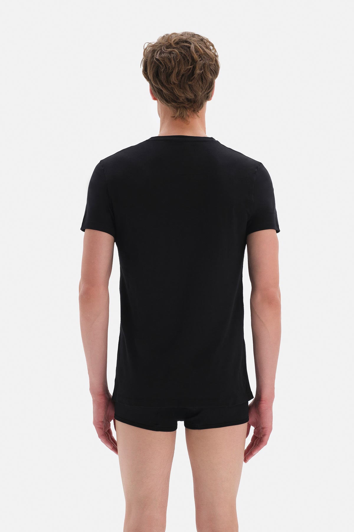 BLACK T-SHIRT